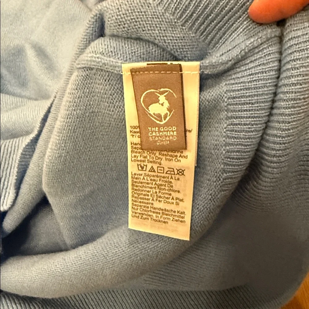 J. Crew Classic Fit Cashmere Crewneck Sweater M - Picture 7 of 9